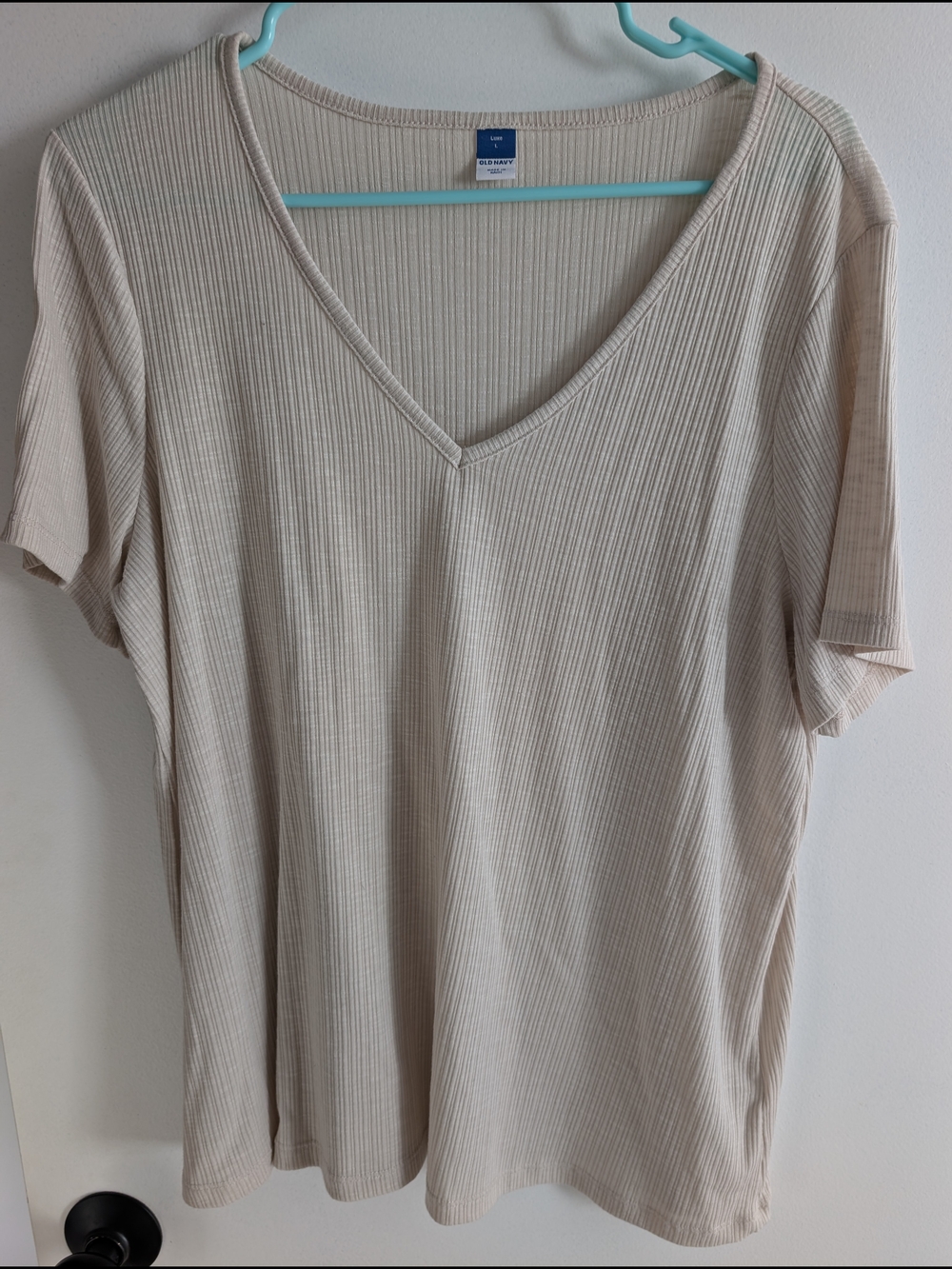 Old Navy Ribbed V-Neck Short Sleeve Tee in Beige